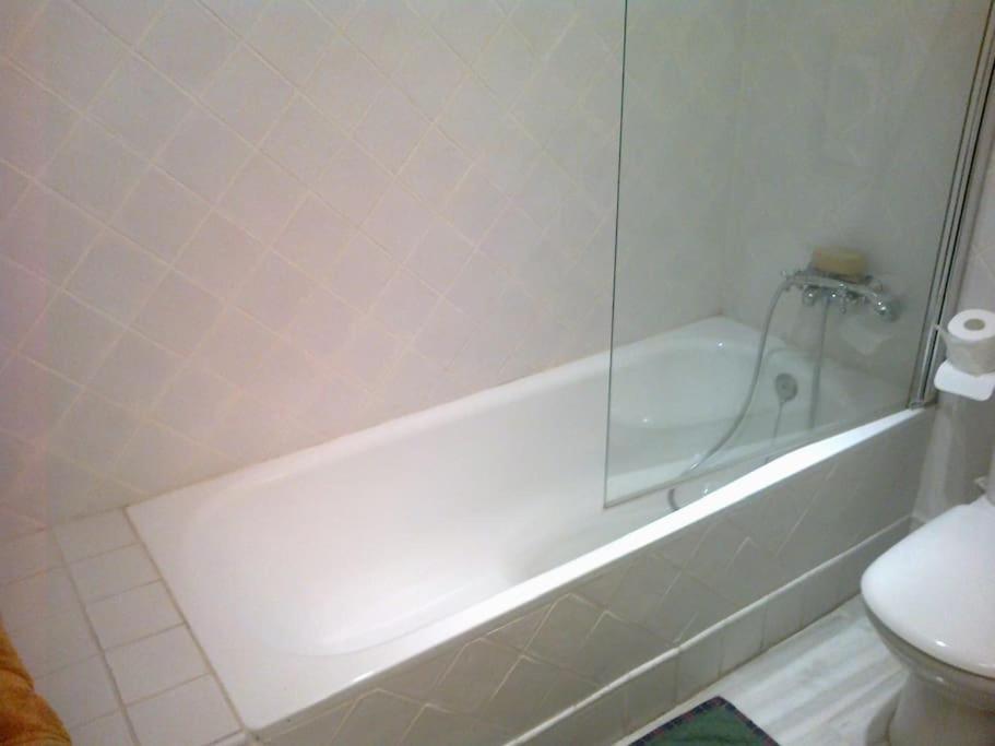 Center Ricardo Soriano 6 Persons - At 250 M Apartemen *