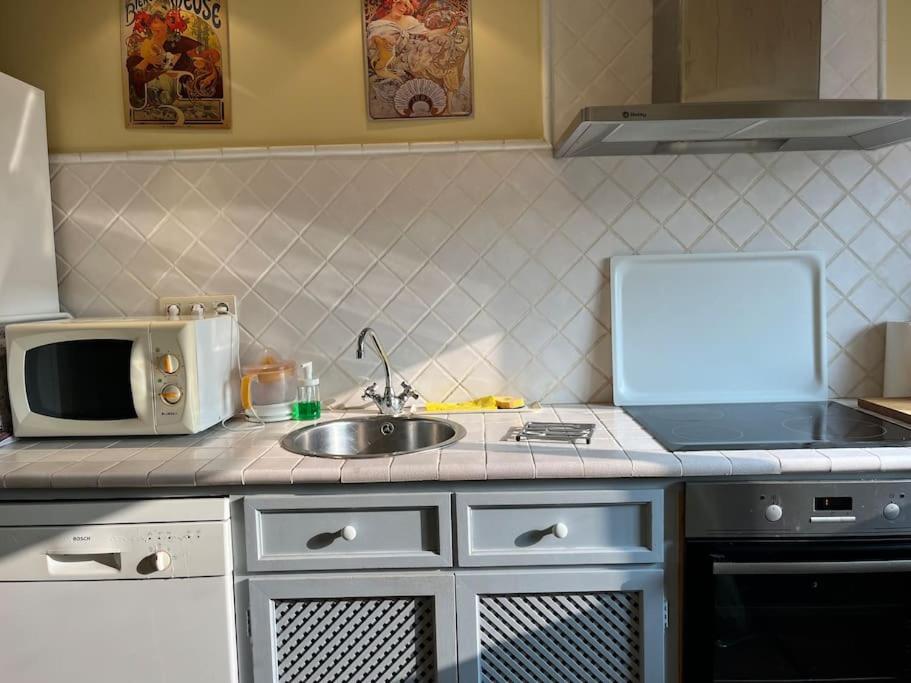 Apartemen Center Ricardo Soriano 6 Persons - At 250 M *